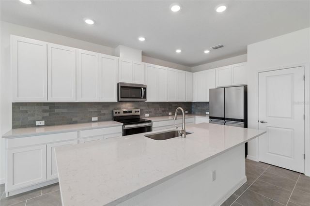 6335 JENSEN VIEW AVENUE, Apollo Beach, FL 33572