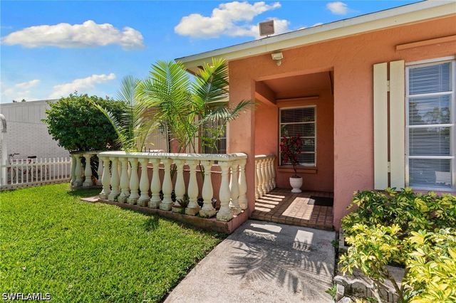 1020 28th AVE N, Naples, FL 34103