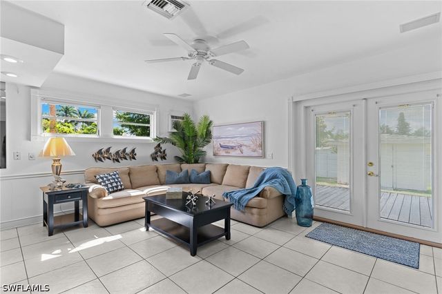1020 28th AVE N, Naples, FL 34103
