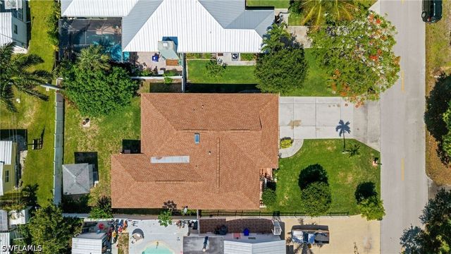 1020 28th AVE N, Naples, FL 34103