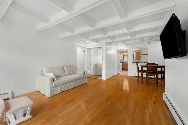 5151 N East River Road 331D, Chicago, IL 60656