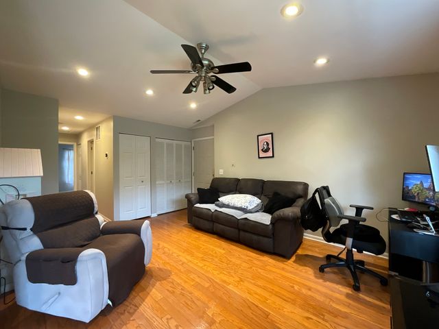 215 Brett Circle C, Wauconda, IL 60084