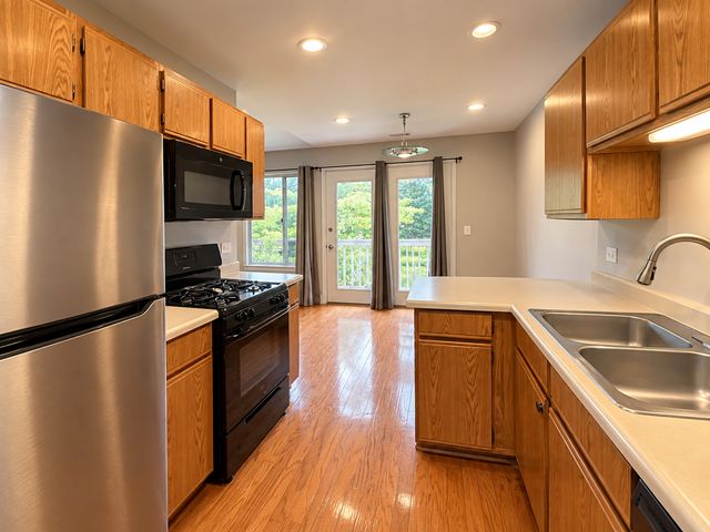 215 Brett Circle C, Wauconda, IL 60084