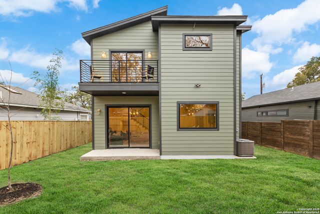 235 Oelkers, San Antonio, TX 78204