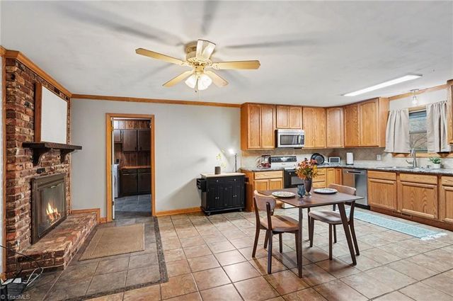 1289 Piney Grove Road, Kernersville, NC 27284