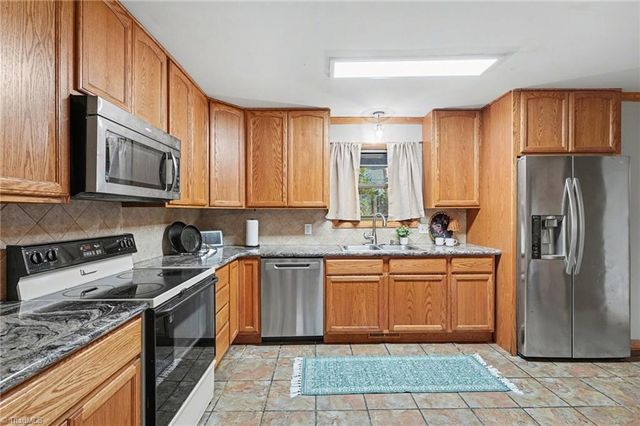 1289 Piney Grove Road, Kernersville, NC 27284