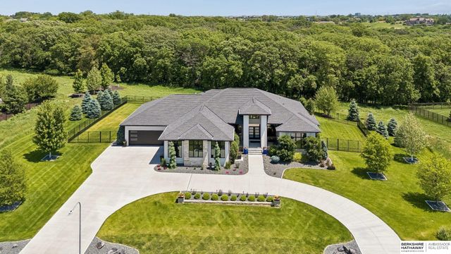 4215 S 230Th Plaza, Elkhorn, NE 68022