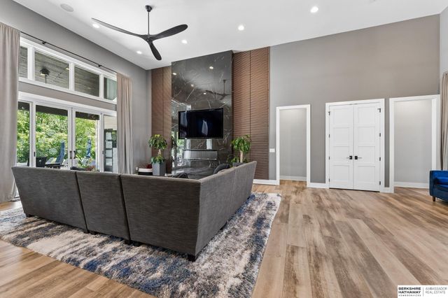 4215 S 230Th Plaza, Elkhorn, NE 68022