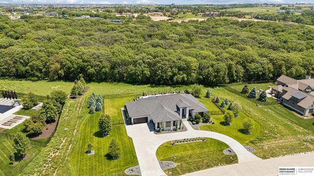 4215 S 230Th Plaza, Elkhorn, NE 68022