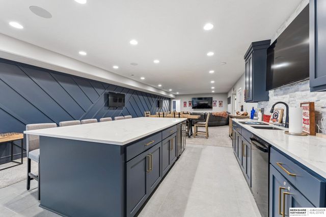 4215 S 230Th Plaza, Elkhorn, NE 68022
