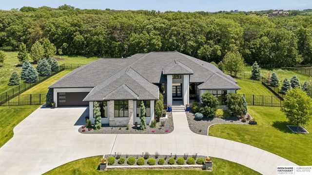 4215 S 230Th Plaza, Elkhorn, NE 68022