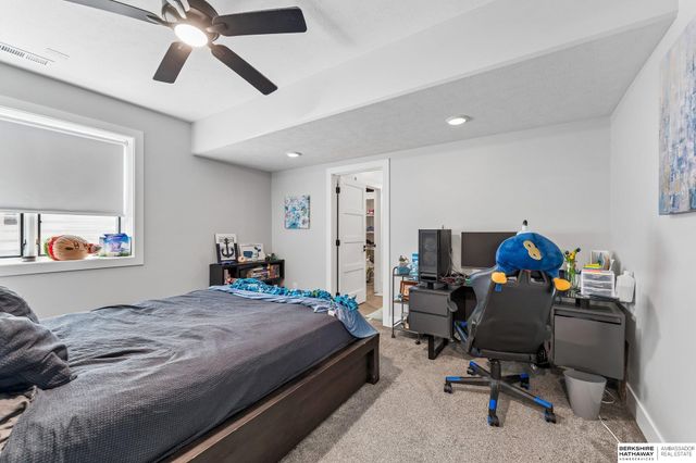 4215 S 230Th Plaza, Elkhorn, NE 68022