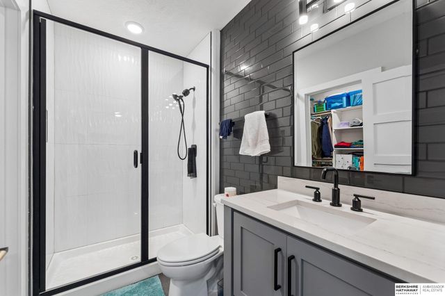 4215 S 230Th Plaza, Elkhorn, NE 68022