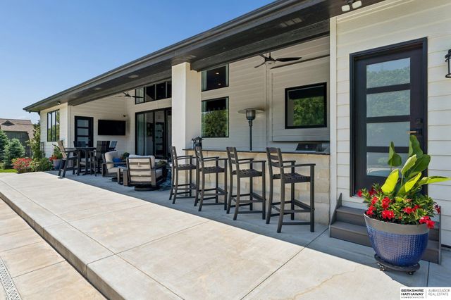 4215 S 230Th Plaza, Elkhorn, NE 68022