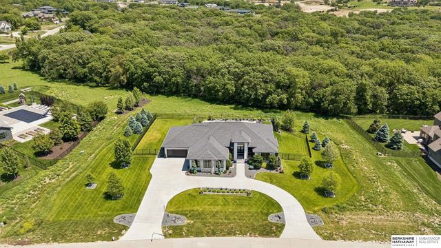 4215 S 230Th Plaza, Elkhorn, NE 68022