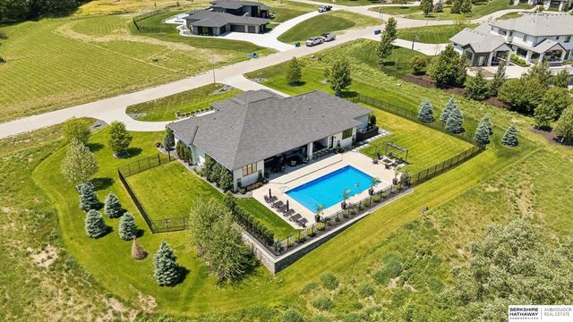4215 S 230Th Plaza, Elkhorn, NE 68022