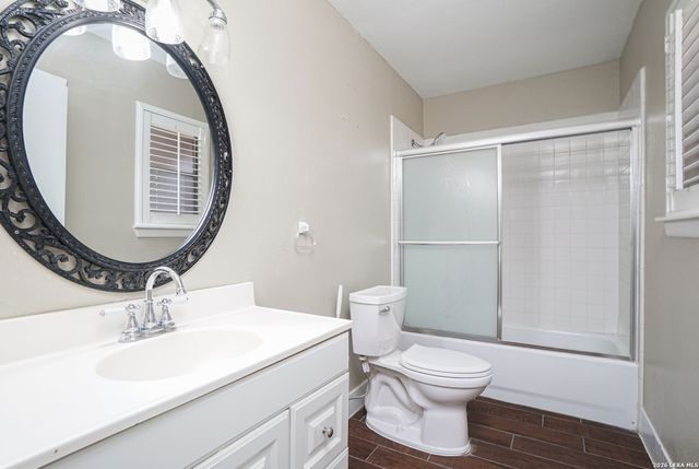 7610 Meadow Green, San Antonio, TX 78251