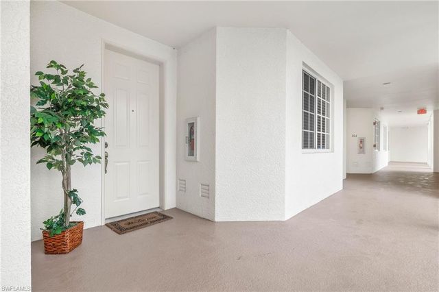 20061 Sanibel View CIR # 203, Fort Myers, FL 33908