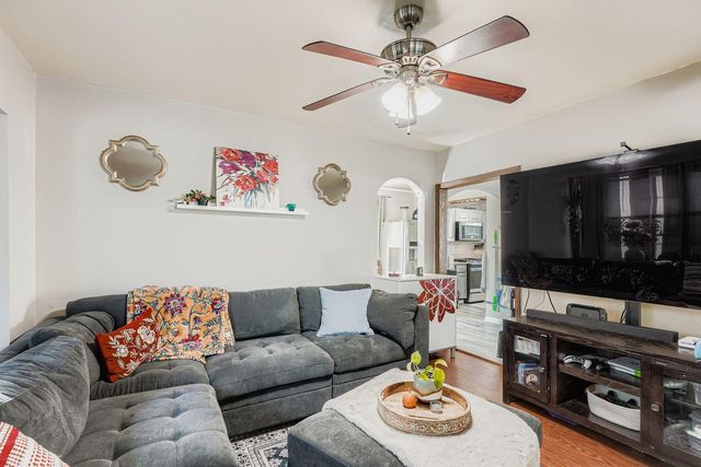 645 Gotzian Street, Saint Paul, MN 55106