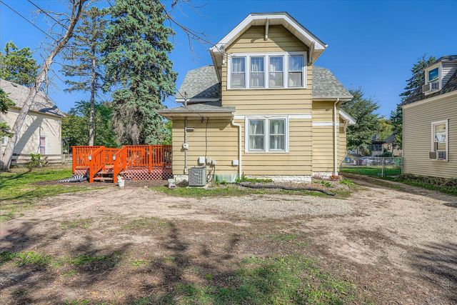645 Gotzian Street, Saint Paul, MN 55106