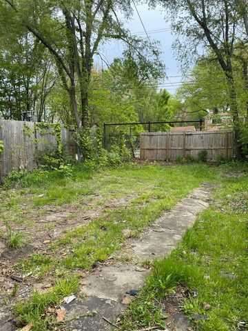 6905 Woodlawn Avenue S, Woodlawn, IL 60637