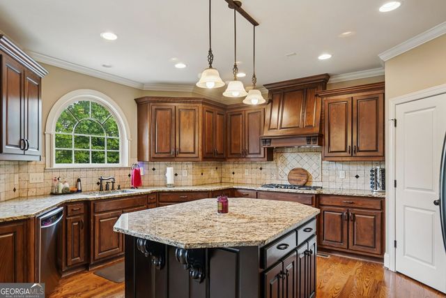 362 Grassmeade Way, Snellville, GA 30078