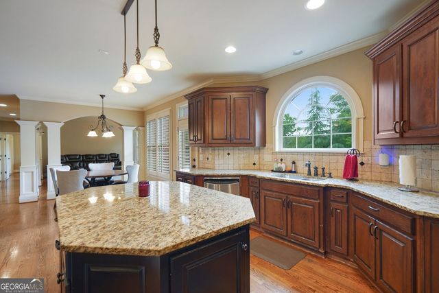 362 Grassmeade Way, Snellville, GA 30078