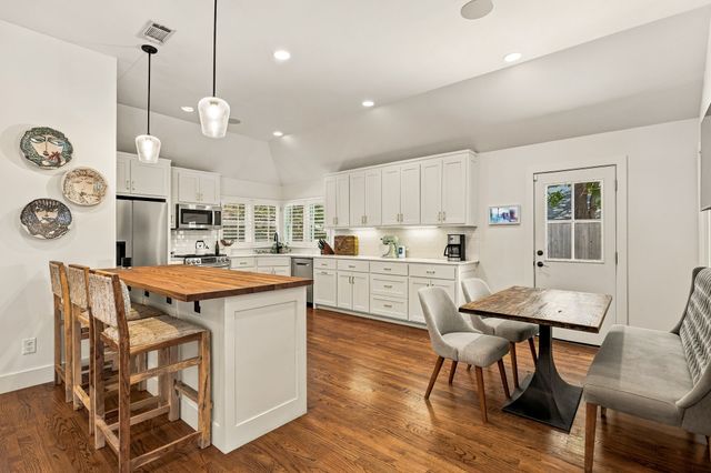 6438 Mccommas Boulevard, Dallas, TX 75214