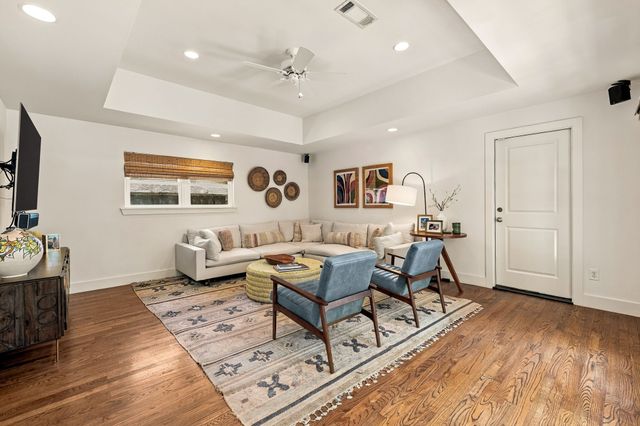 6438 Mccommas Boulevard, Dallas, TX 75214