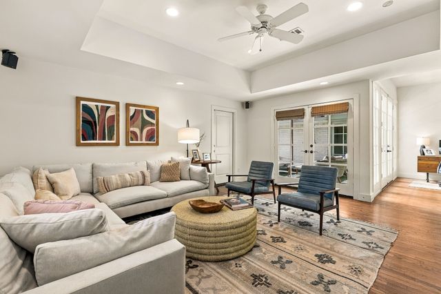 6438 Mccommas Boulevard, Dallas, TX 75214