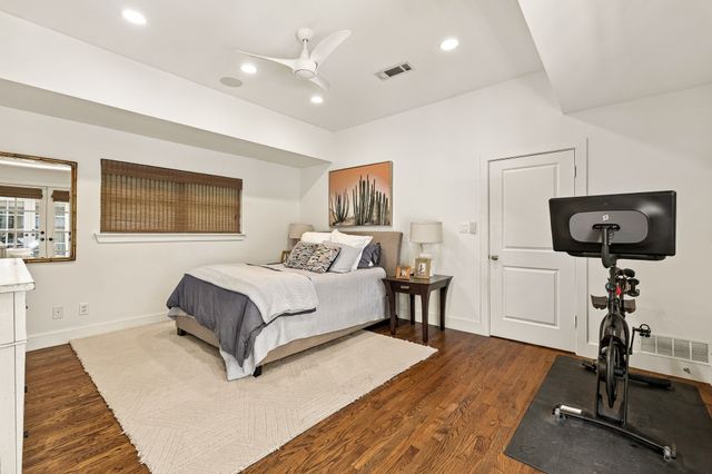 6438 Mccommas Boulevard, Dallas, TX 75214