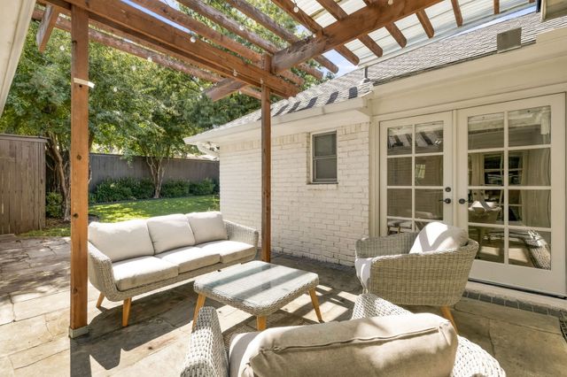 6438 Mccommas Boulevard, Dallas, TX 75214