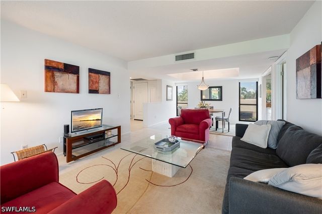 4551 Gulf Shore BLVD N 306, Naples, FL 34103