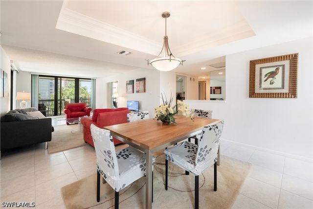 4551 Gulf Shore BLVD N 306, Naples, FL 34103