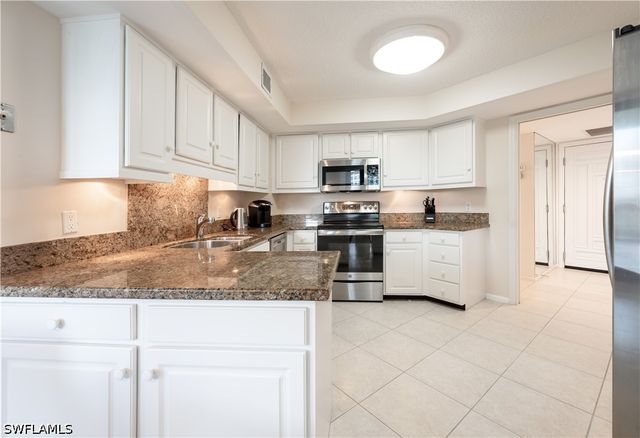 4551 Gulf Shore BLVD N 306, Naples, FL 34103
