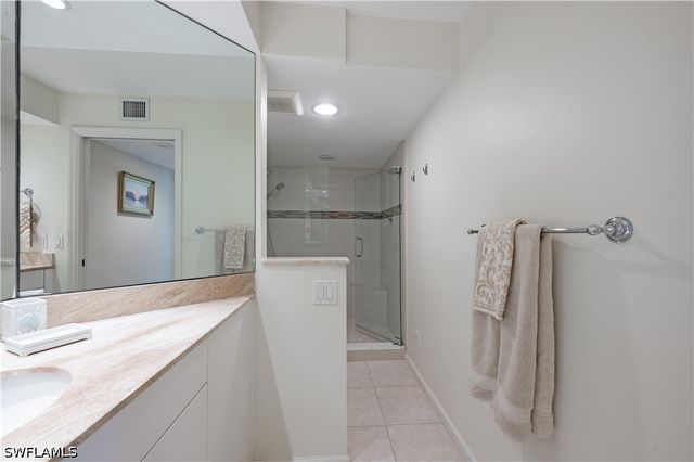 4551 Gulf Shore BLVD N 306, Naples, FL 34103