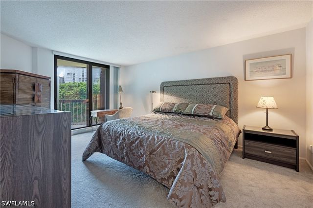 4551 Gulf Shore BLVD N 306, Naples, FL 34103
