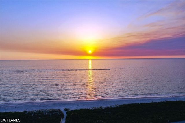4551 Gulf Shore BLVD N 306, Naples, FL 34103