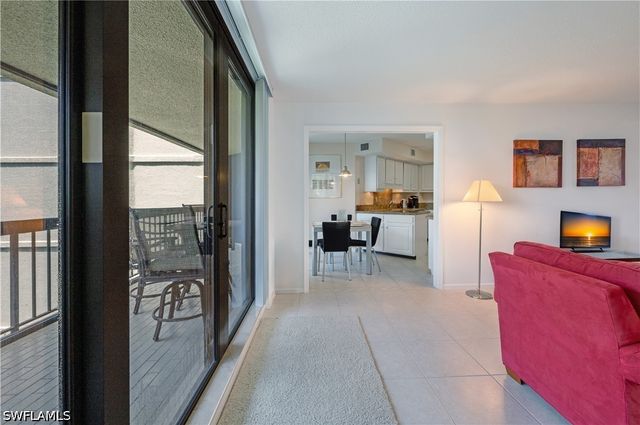 4551 Gulf Shore BLVD N 306, Naples, FL 34103