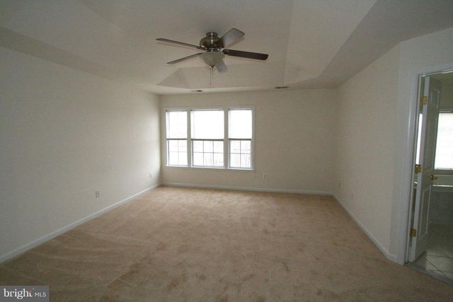 46164 AISQUITH TER, Sterling, VA 20165
