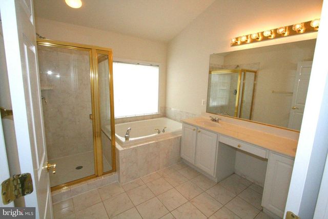 46164 AISQUITH TER, Sterling, VA 20165