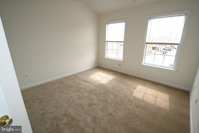 46164 AISQUITH TER, Sterling, VA 20165