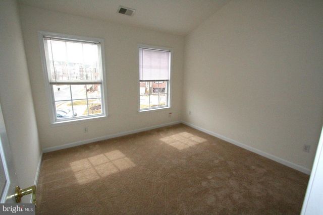 46164 AISQUITH TER, Sterling, VA 20165