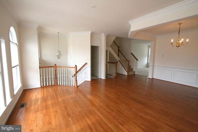 46164 AISQUITH TER, Sterling, VA 20165