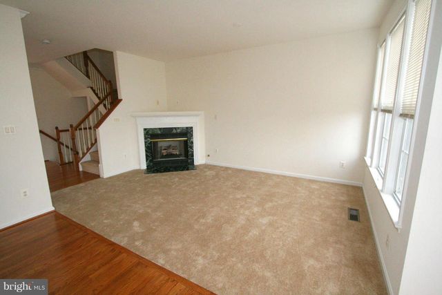 46164 AISQUITH TER, Sterling, VA 20165