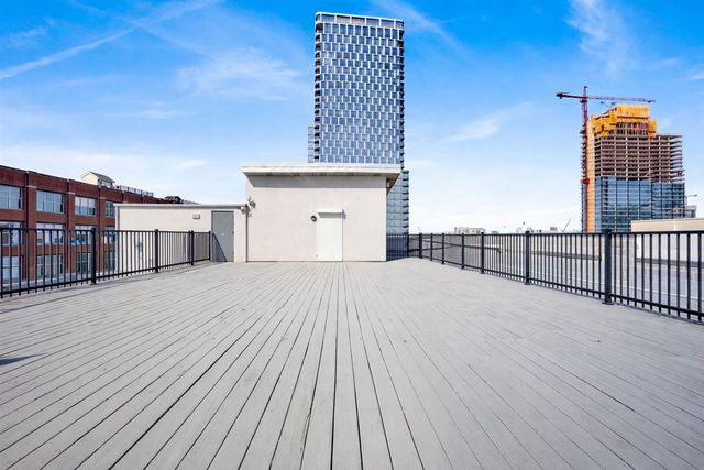 1118 W FULTON Street 202, Chicago, IL 60607