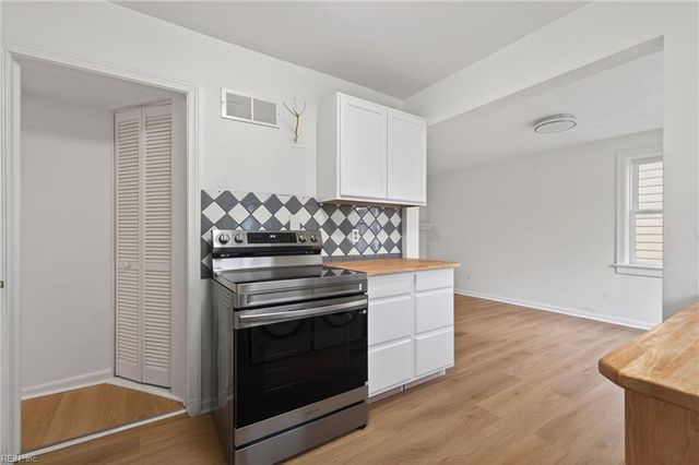 945 17th ST, Newport News, VA 23607