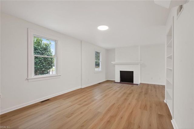 945 17th ST, Newport News, VA 23607