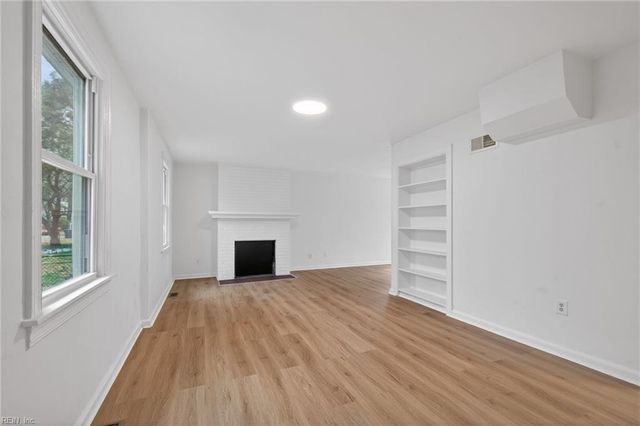 945 17th ST, Newport News, VA 23607