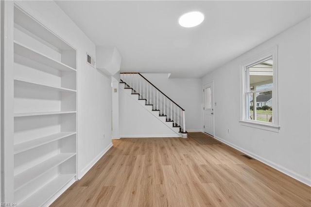 945 17th ST, Newport News, VA 23607